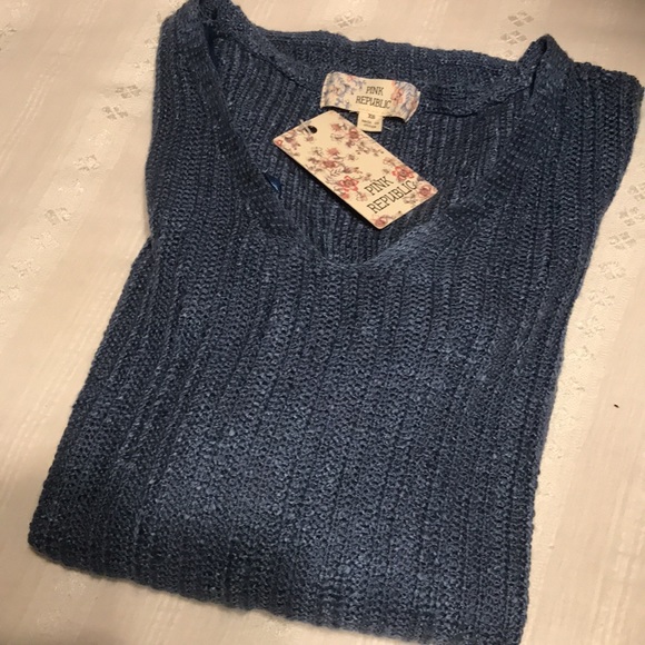 Ladies “Pink Republic” Blue V-Neck Long Sweater - Picture 11 of 12